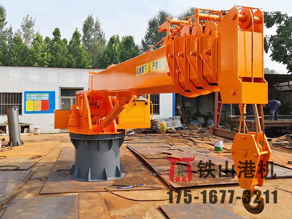 江西新余甲板起重機(jī)廠家船用起重機(jī)如何進(jìn)行裝卸貨物？
